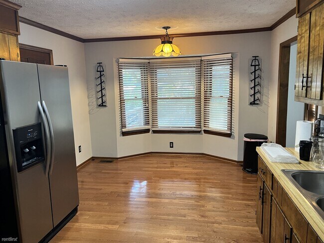 Building Photo - 3 br, 2 bath House - 5813 Pettigrew Drive