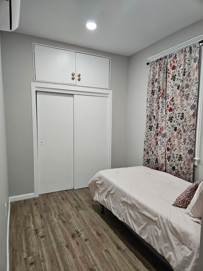 Foto del edificio - 1300 43rd St