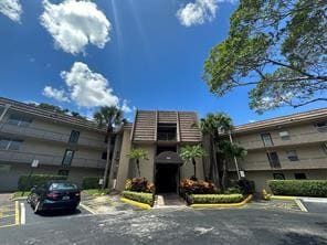 Foto del edificio - 9351 Lime Bay Blvd