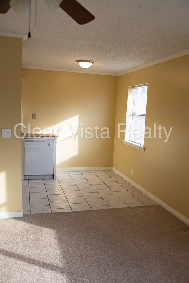 Building Photo - 1603 N Leverett Ave