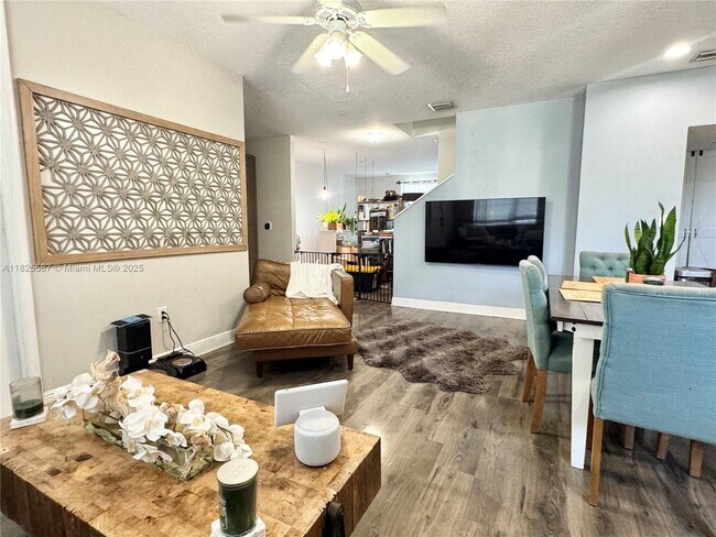Foto del edificio - 1332 SW 2nd Ct