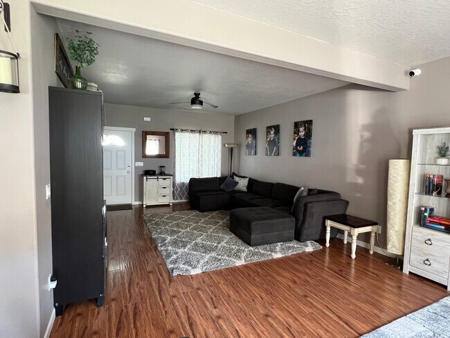 Foto del edificio - 1335 SW Lehman Ct