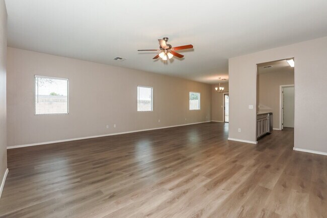 Foto del edificio - 1715 E Renegade Trail