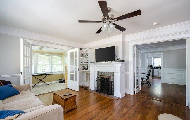 Building Photo - 116 Converse St