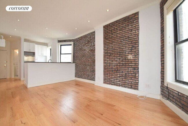 Building Photo - 268 Elizabeth St