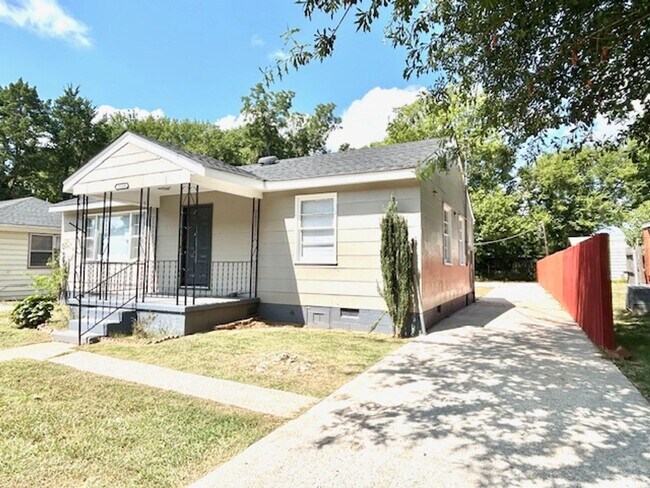 Foto del edificio - Move-In Special $500 off first month!! Coming Soon-4/15/26.