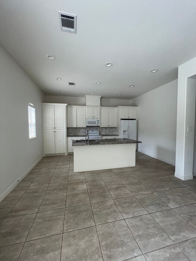 Foto del edificio - 2576 Appian Way