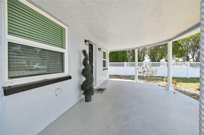 Building Photo - 3600 Umber Rd