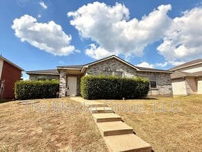 Building Photo - 1229 Highview Dr