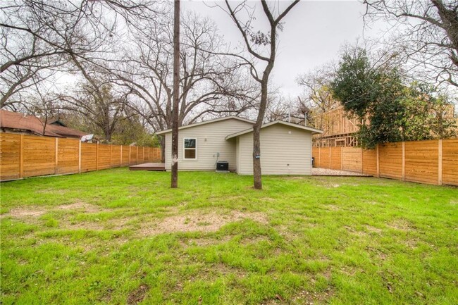 Building Photo - Great Fully Renovated in East Austin - 3/2...