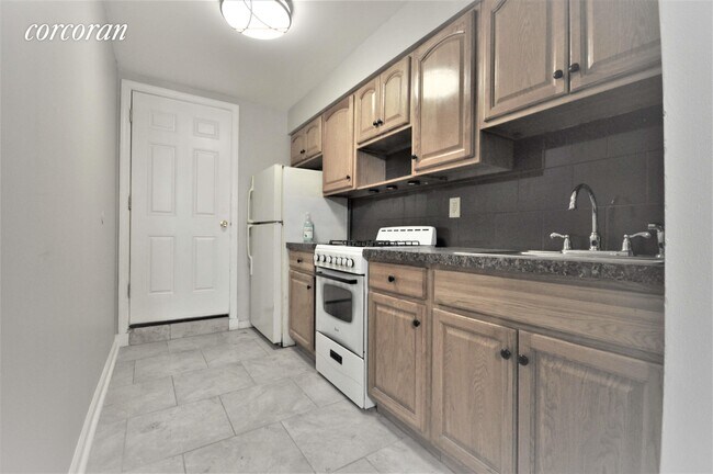 Foto del edificio - 947 Winthrop St
