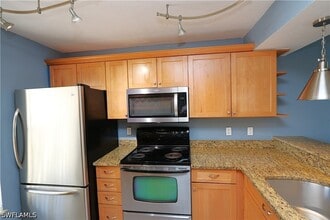 Building Photo - 1305 Mainsail Dr