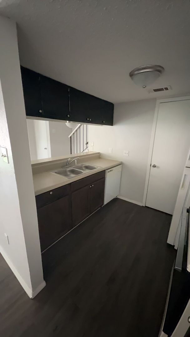Building Photo - 4504 Hunt Cir