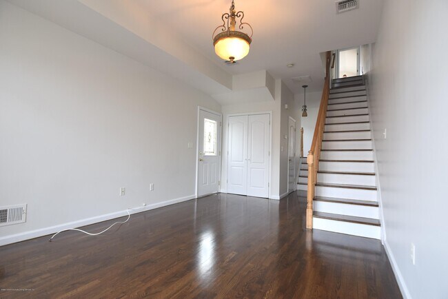 Foto del edificio - 146 Jackson Ave