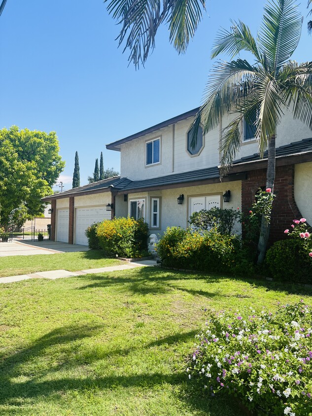 Primary Photo - 1430 Lovell Ave