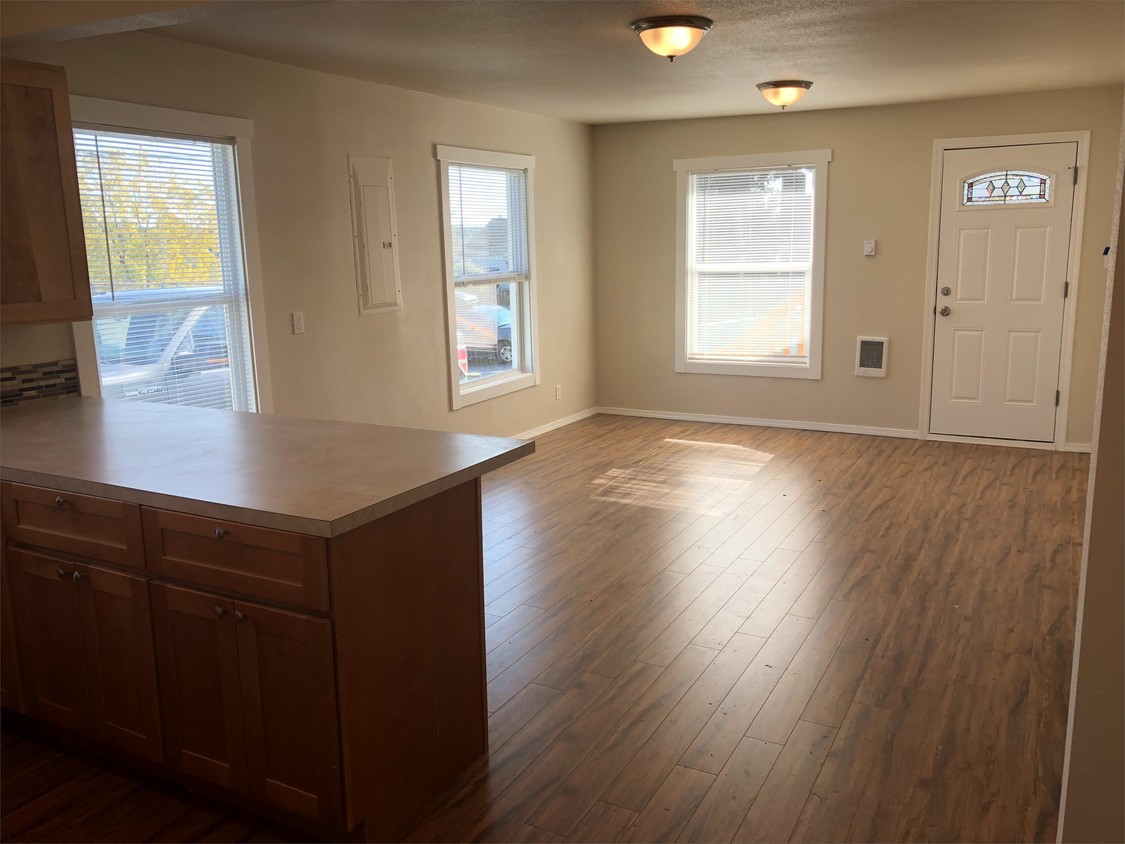 Foto principal - 4128 W F St