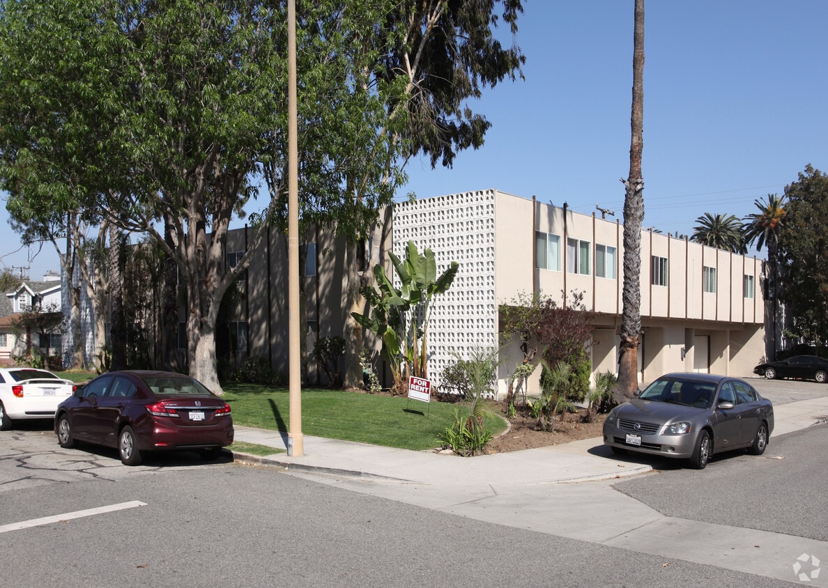Primary Photo - Amapola Gardens Apartments
