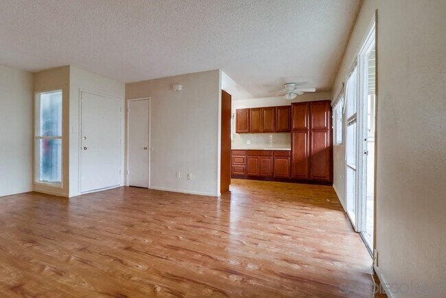 Foto del edificio - 8562 Hurlbut St