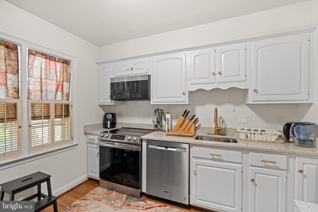 Foto del edificio - 4422 Westover Pl NW