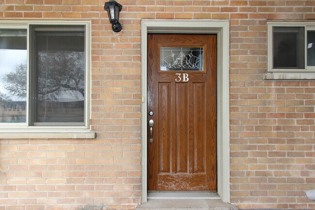 Building Photo - 202 N Salem Ave