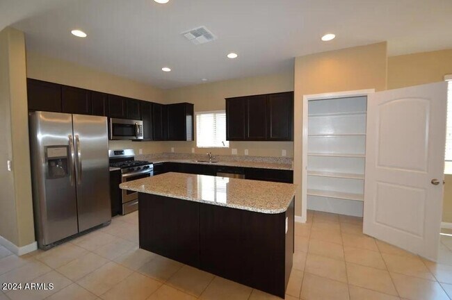 Building Photo - 41257 W Williams Way