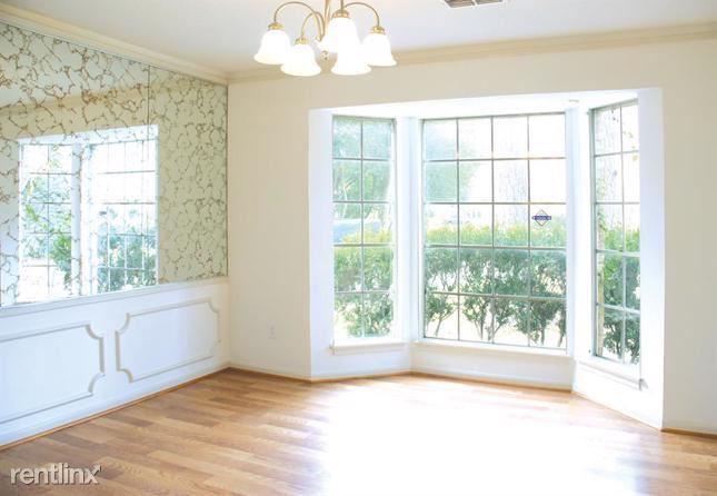 Foto del edificio - 5 br, 3 bath House - 6615 Chancellor Drive