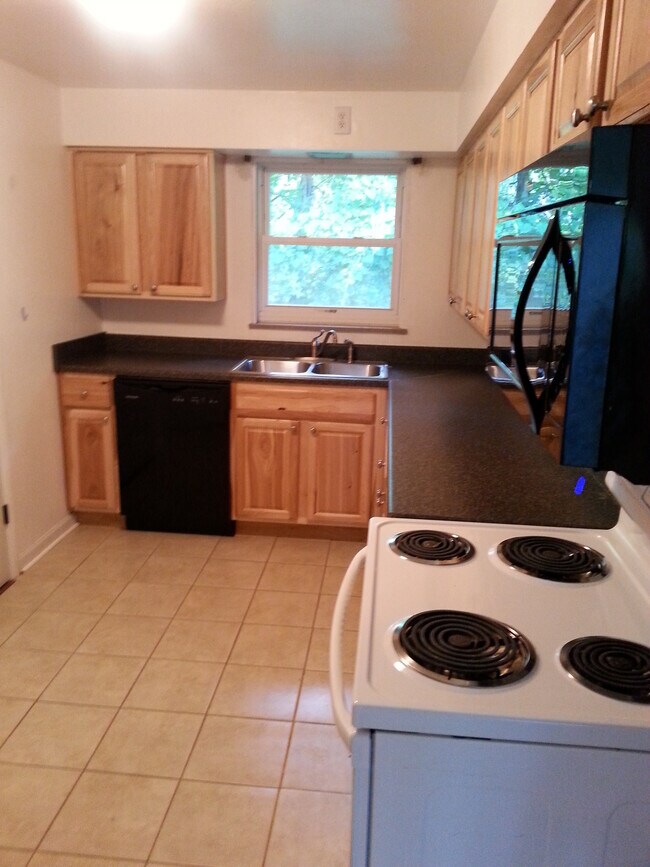 Photo - 92 Rosecrest Dr Apartments