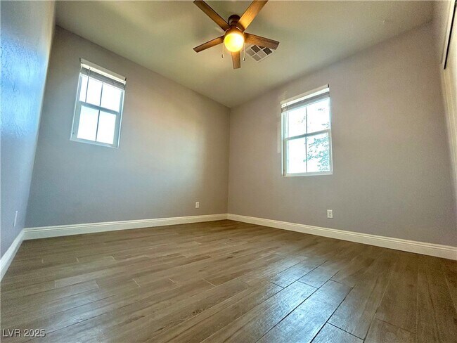 Foto del edificio - 2927 Ventana Ridge Ave