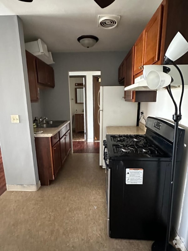 Building Photo - 363 Hawthorne Cir