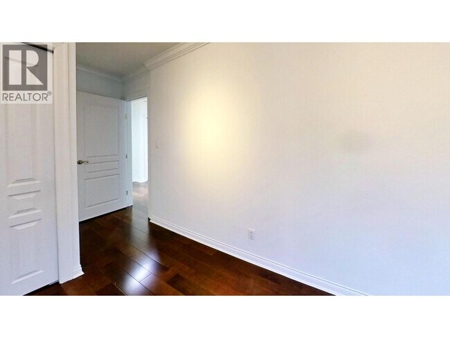 Photo du bâtiment - 7600 Blundell Rd