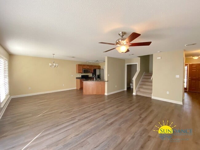 Building Photo - Beautiful 3 Bedroom Home Near Eglin AFB
