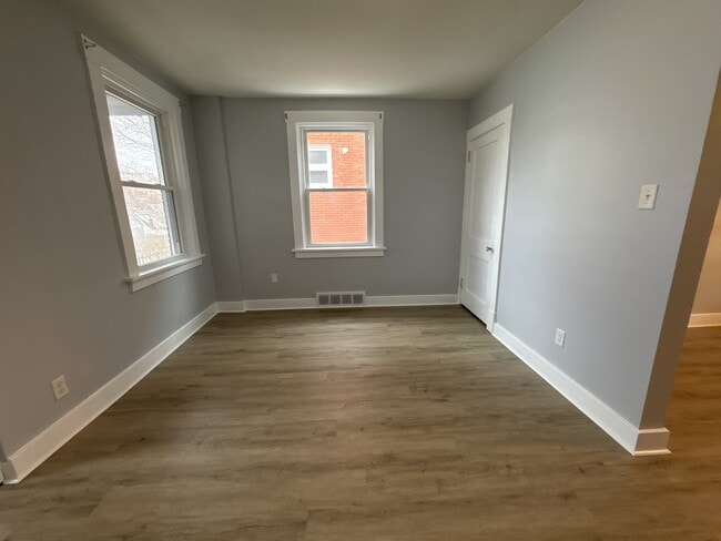 Foto del edificio - 2932 Pyramid Ave