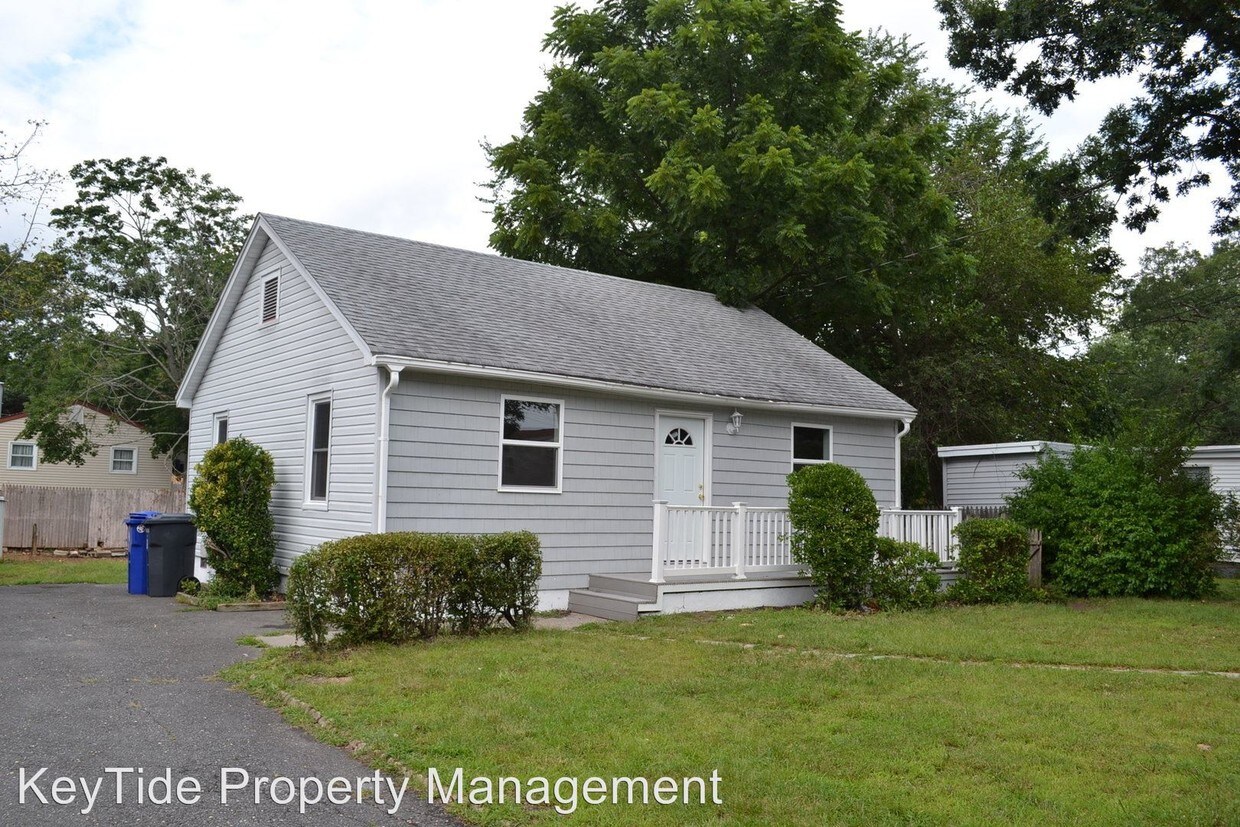 Primary Photo - 932 Gilbert Ave