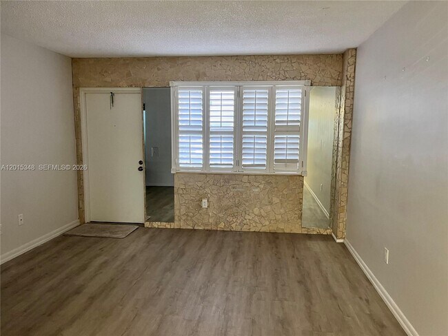 Building Photo - 6550 Royal Palm Blvd