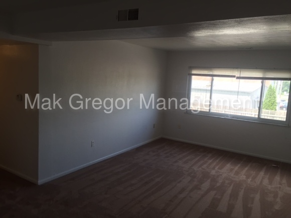 Foto del edificio - 7919 N Main St