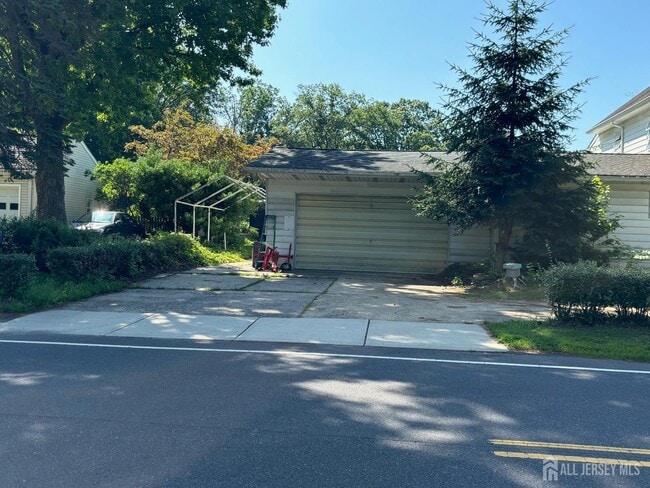 Building Photo - 296 Riva Ave