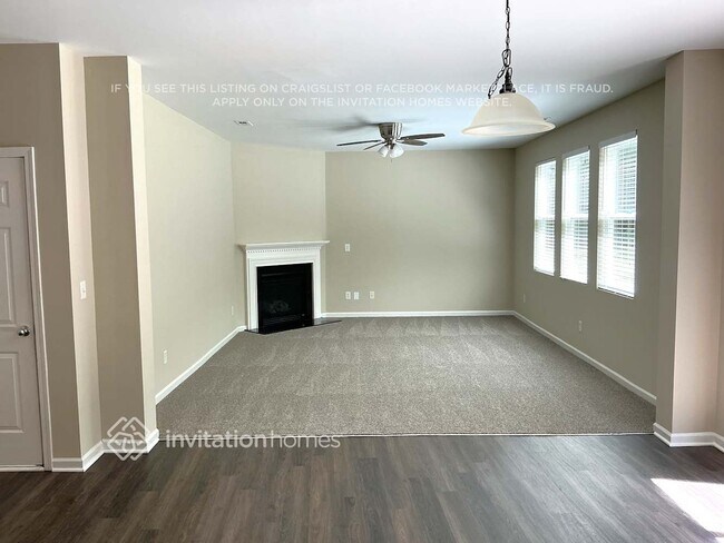 Foto del edificio - 7112 Bear Grass Ln
