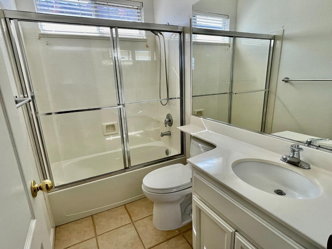 Primary Photo - 509 Breakwater Dr