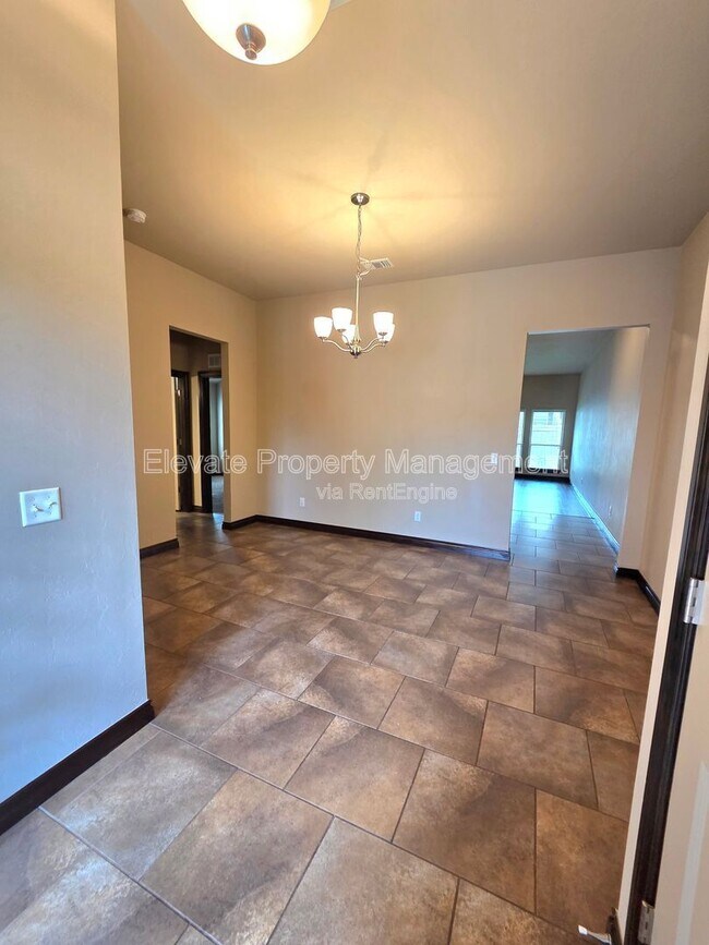 Building Photo - 2301 Starwood Wy