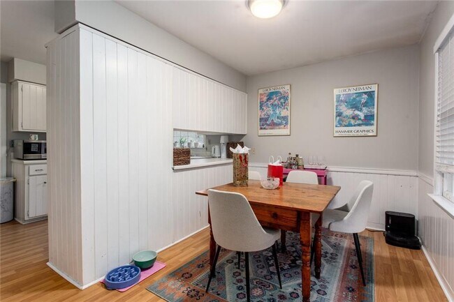 Foto del edificio - 1138 Arlington Pkwy NE