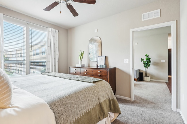 45-web-or-mls-100 Myrtle St - Unit 310 - 009.jpg - Weston Park at Longwood Station