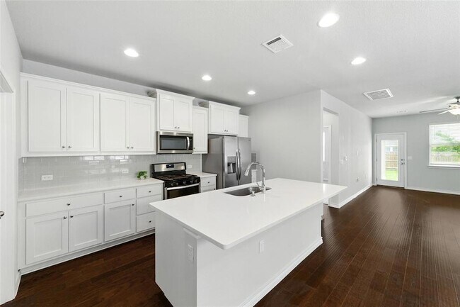Building Photo - 11921 Cimaizon Dr