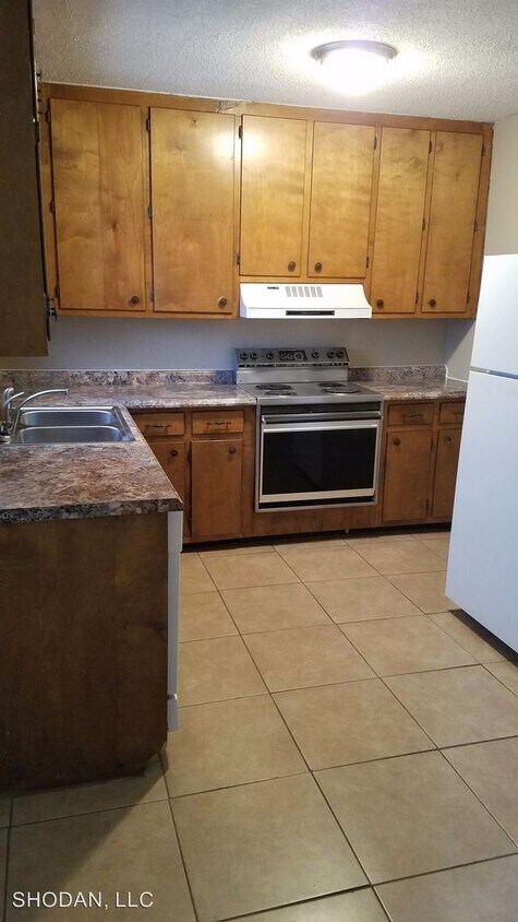 Primary Photo - 131 Commercial Dr