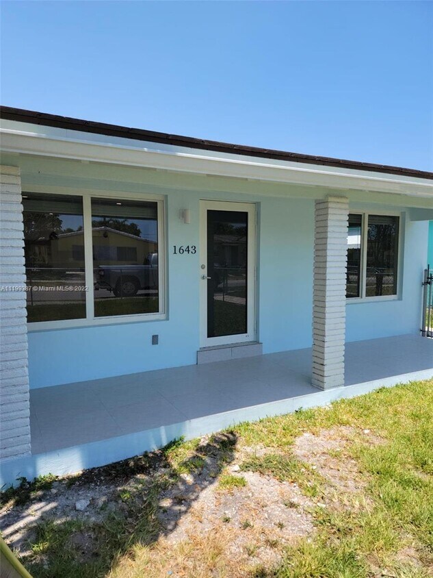 1641 Moffett St Unit 1641, Hollywood, FL 33020 Room for Rent in