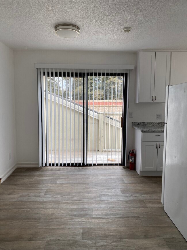 ZONA DE COMEDOR - 304 Hazel St