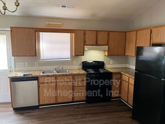 Foto del edificio - 1149 Wesley Wood Dr