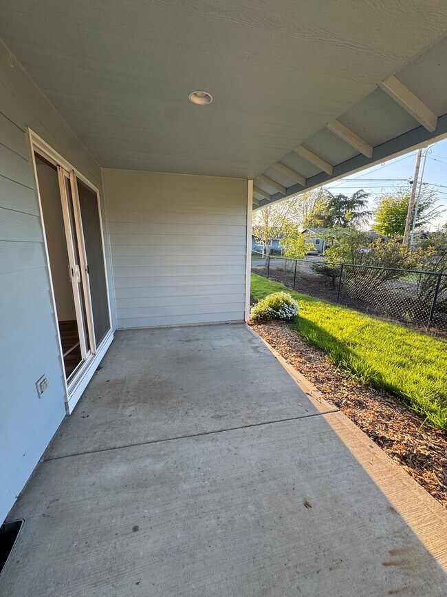 Foto del edificio - 400 E Washington St