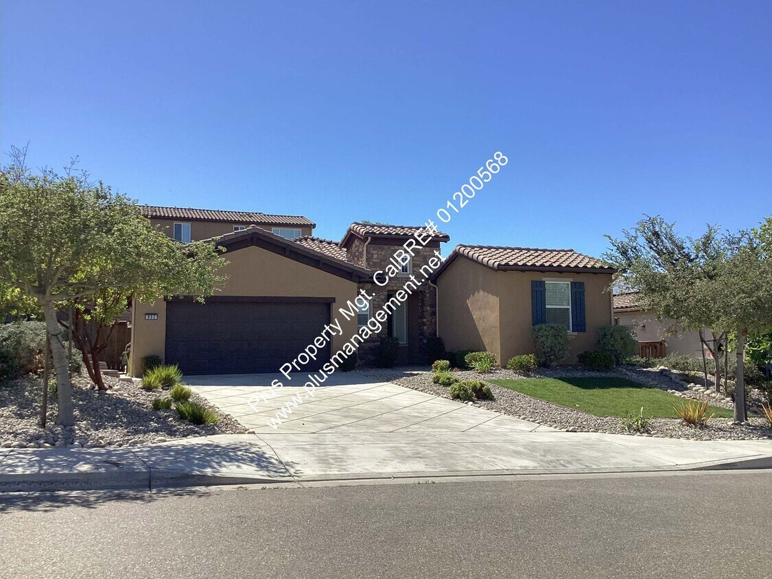 Primary Photo - Beautiful Newer Rice Ranch Single Story Ho...