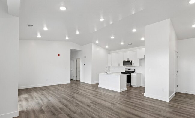 Foto del edificio - 536 N 130 E