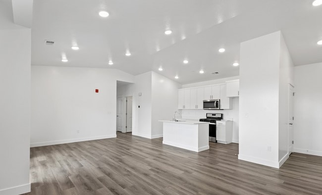 Building Photo - 536 N 130 E
